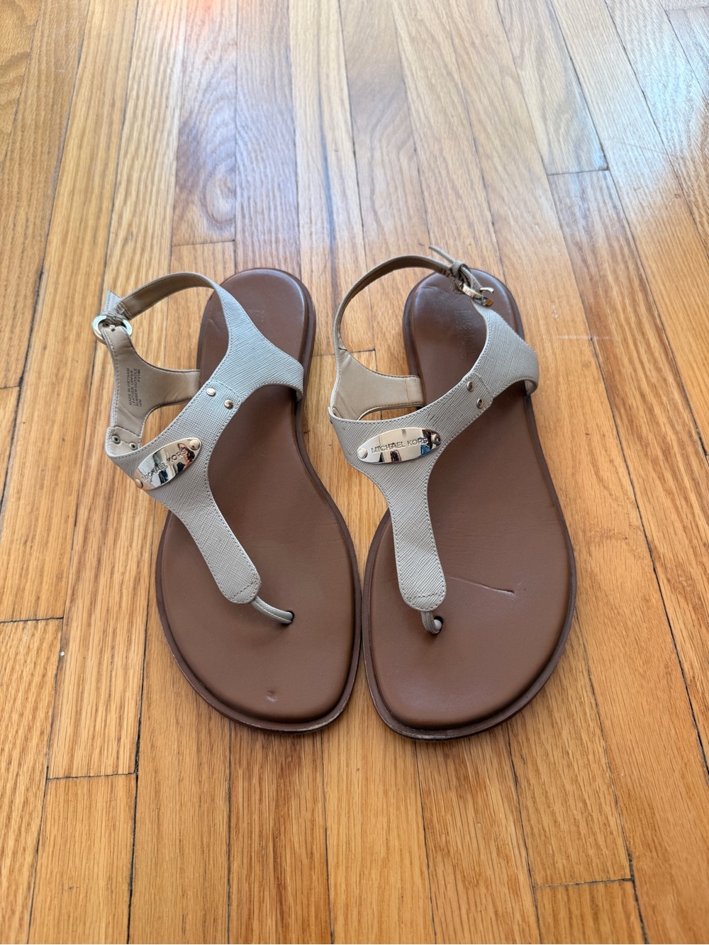 Michael Kors Women’s White Leather T-Strap Sandals SIZE 10